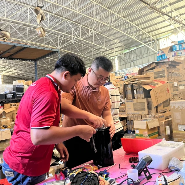 YSELE technical team providing after-sales support for a Thailand customer